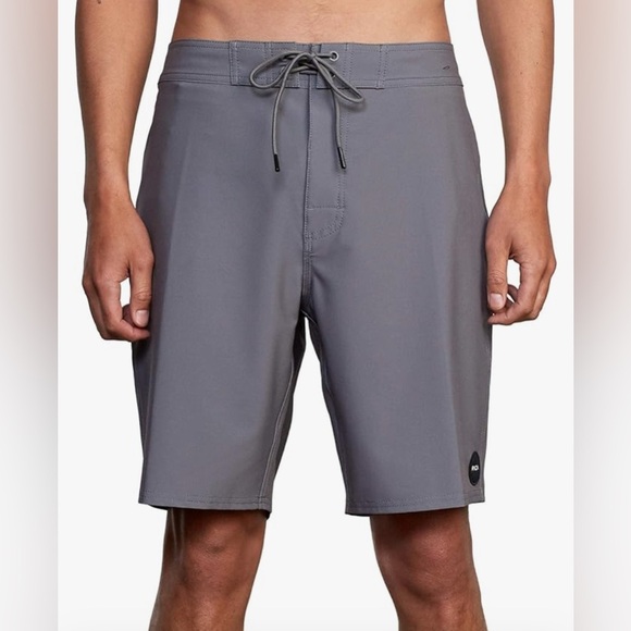 RVCA Standard 4-Way Stretch Fixed Waist 19 Inch Boardshort Size 32 Gray Swim NWT - Picture 1 of 16